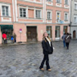 Meet your Posher, Annie